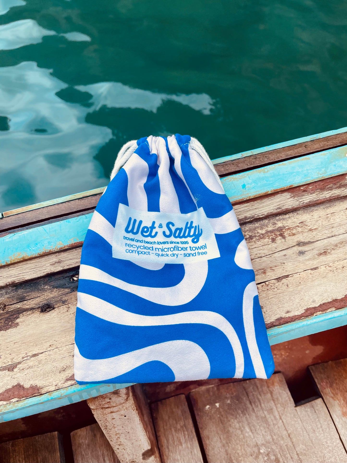 Beach Towel - Quick Dry, Compact & Sand Free - Large (160 x 80cm) - Blue & White Fusion