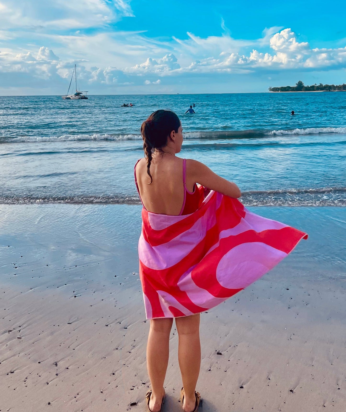 Beach Towel - Quick Dry, Compact & Sand Free - Large (160 x 80cm) - Red & Pink Fusion